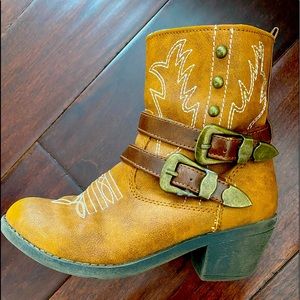 Girls Cowboy / Western Boots size 1